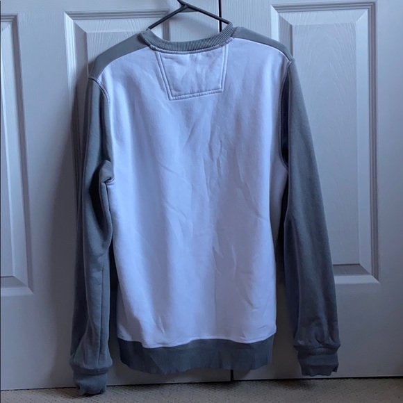 Calvin Klein Crewneck - Picture 2 of 3